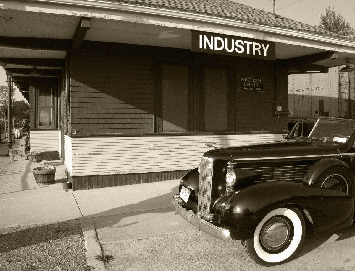 Classic Cars at R&GV Railroad Museum